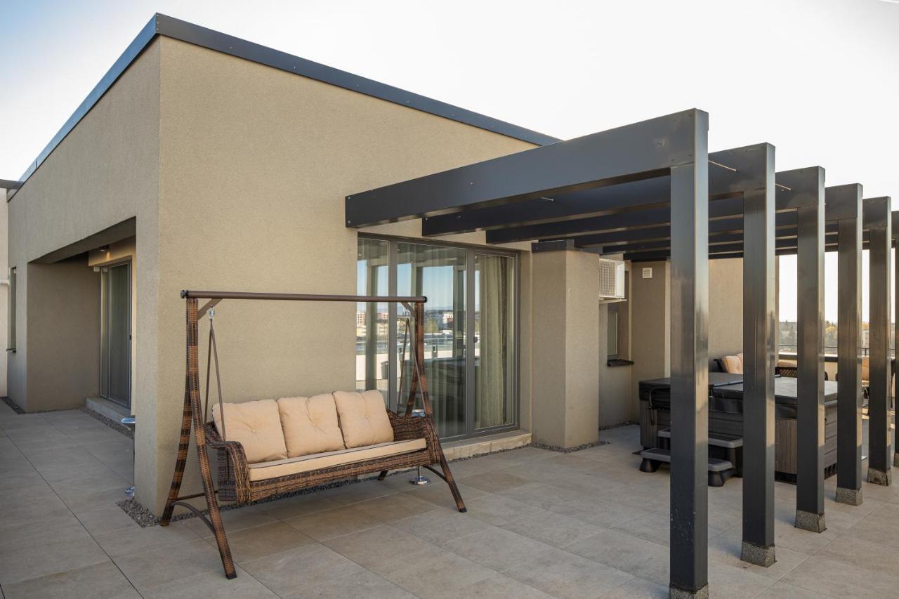 Kanopian Penthouse Brasov Bagian luar foto